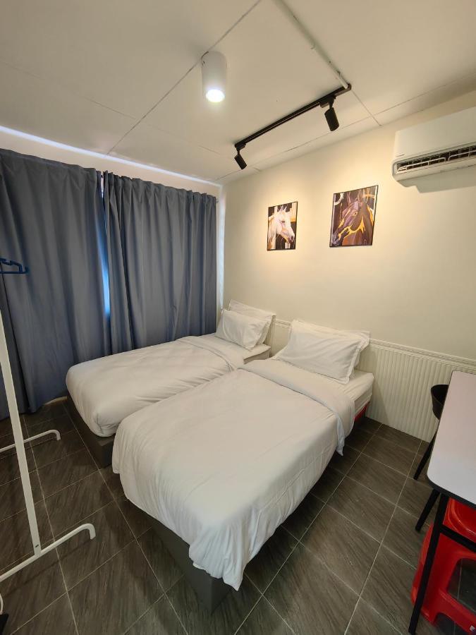 Ww Hostel 22A Private Shower George Town Exterior foto